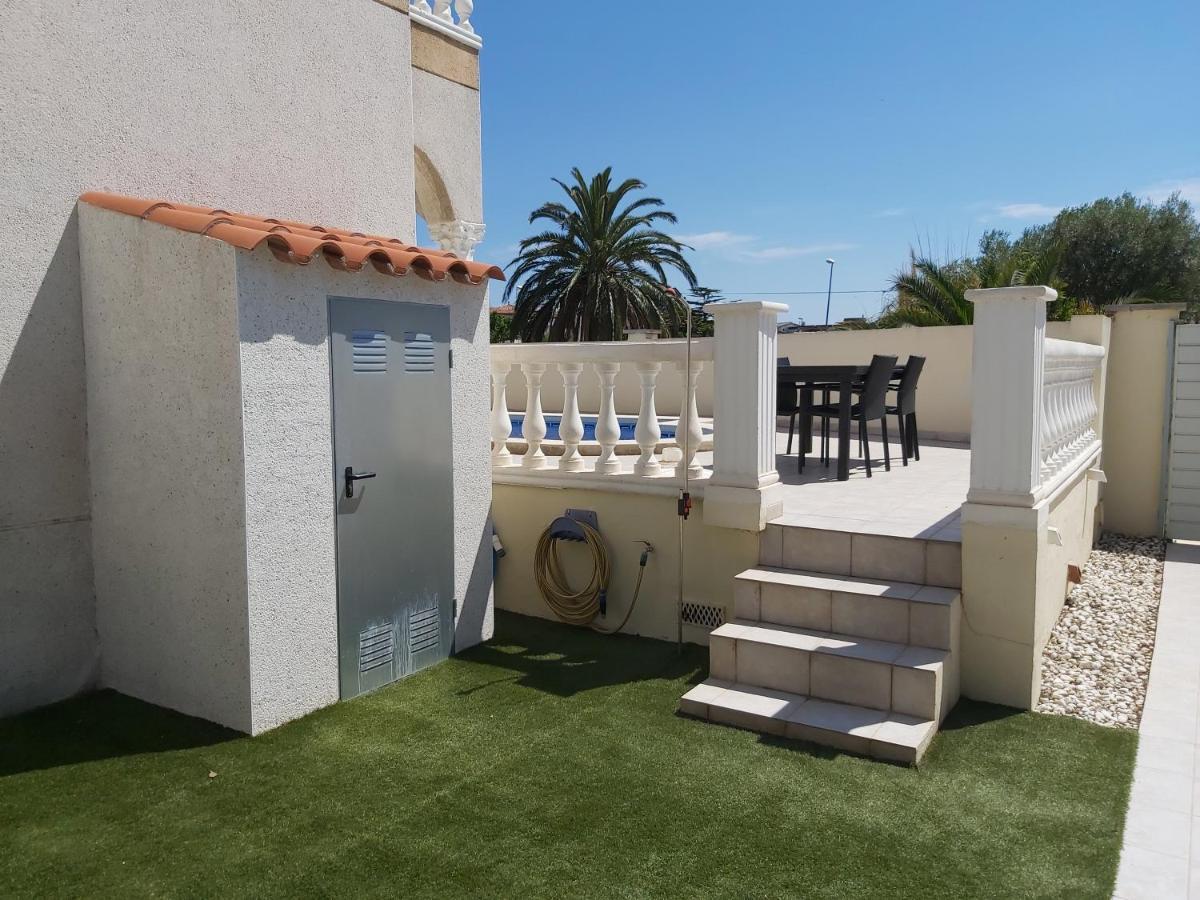 הוילה אמפוריבראבה Casa Amb Piscina Privada מראה חיצוני תמונה