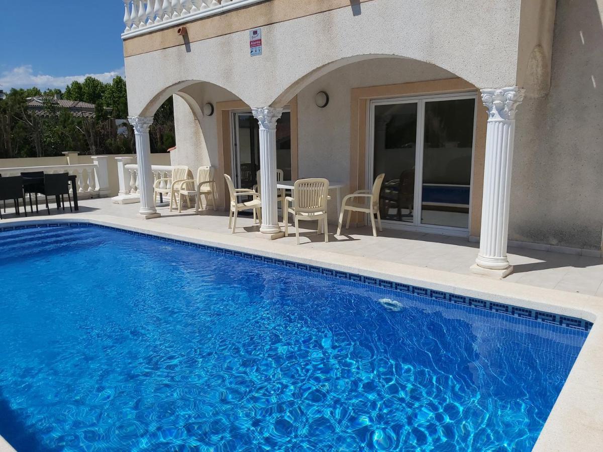 הוילה אמפוריבראבה Casa Amb Piscina Privada מראה חיצוני תמונה