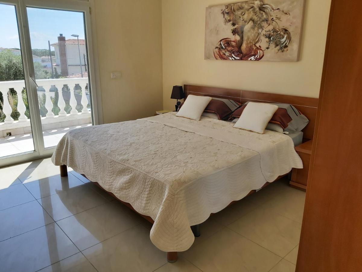 הוילה אמפוריבראבה Casa Amb Piscina Privada מראה חיצוני תמונה